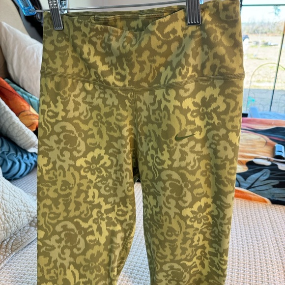 Nike Camo Green Dri-FIT Women's leggings - Picture 4 of 12